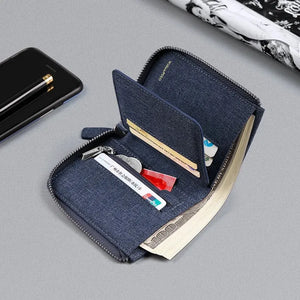 Carteira masculina de nylon azul aberta, com bolso de moedas, cartões e notas