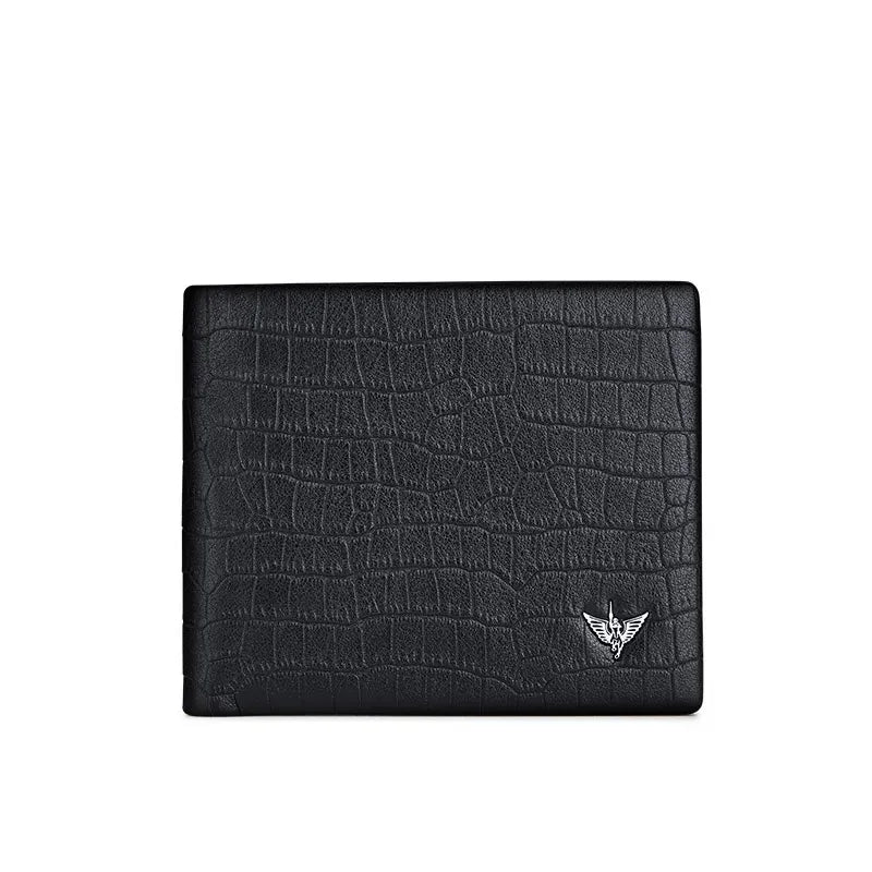 Carteira masculina em couro preta Bronstrup Barão fechada, com textura de croco gravada no couro